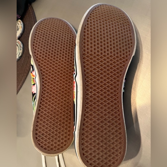 Vans Floral Print Canvas Sneakers Size 7 EUC - Picture 2 of 3